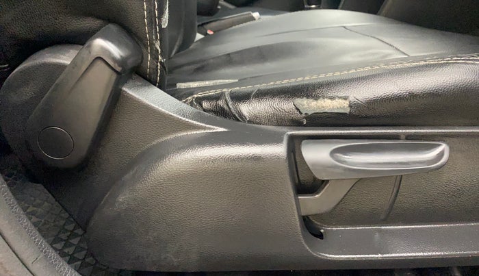 2018 Volkswagen Polo HIGHLINE1.5L, Diesel, Manual, 94,322 km, Driver Side Adjustment Panel