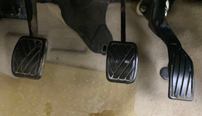 2013 Maruti Swift Dzire VXI, Petrol, Manual, 33,200 km, Pedals