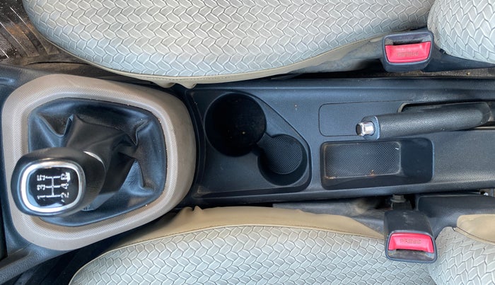 2017 Hyundai Xcent S 1.2, Petrol, Manual, 89,108 km, Gear Lever