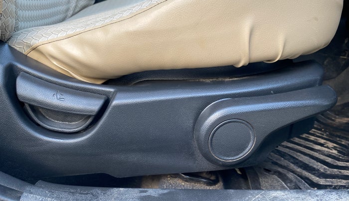 2017 Hyundai Xcent S 1.2, Petrol, Manual, 89,108 km, Driver Side Adjustment Panel