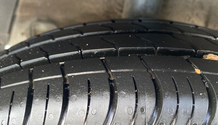 2017 Hyundai Xcent S 1.2, Petrol, Manual, 89,108 km, Right Rear Tyre Tread