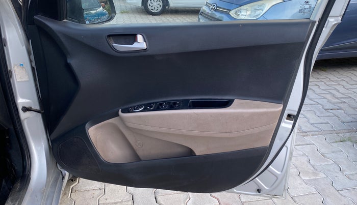 2017 Hyundai Xcent S 1.2, Petrol, Manual, 89,108 km, Driver Side Door Panels Control