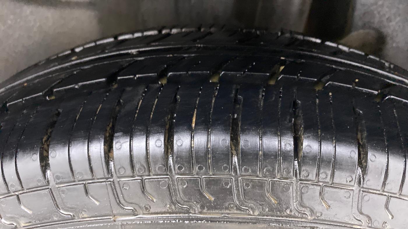 2020 Maruti Swift VXI, Petrol, Manual, 41,044 km, Left Rear Tyre Tread