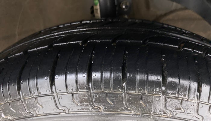 2020 Maruti Swift VXI, Petrol, Manual, 41,044 km, Right Front Tyre Tread