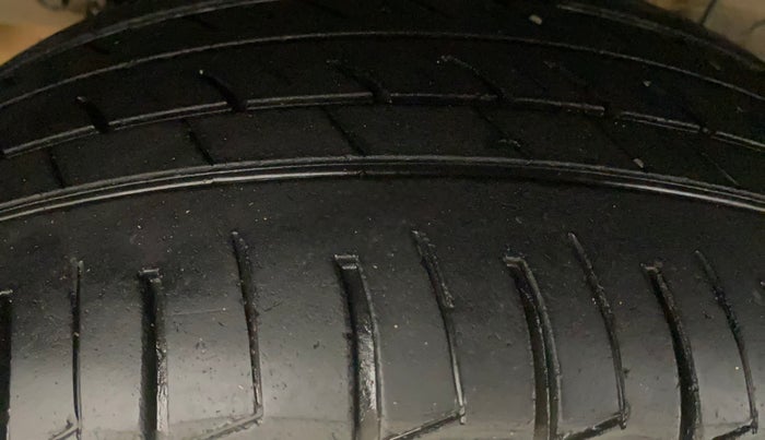 2016 Hyundai Elite i20 ASTA 1.2 (O), Petrol, Manual, 99,087 km, Right Rear Tyre Tread