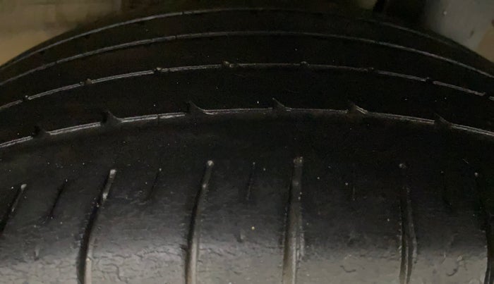 2016 Hyundai Elite i20 ASTA 1.2 (O), Petrol, Manual, 99,087 km, Left Rear Tyre Tread