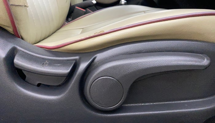 2016 Hyundai Elite i20 ASTA 1.2 (O), Petrol, Manual, 99,087 km, Driver Side Adjustment Panel