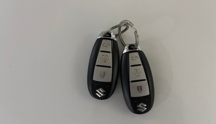 2017 Maruti Ciaz ALPHA 1.4 PETROL, Petrol, Manual, 77,023 km, Key Close Up