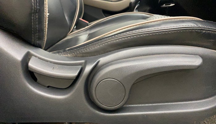 2017 Hyundai Elite i20 SPORTZ 1.4 CRDI, Diesel, Manual, 1,12,166 km, Driver Side Adjustment Panel