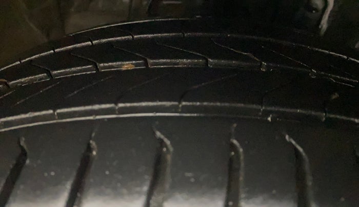 2016 Honda City 1.5L I-VTEC VX (O) MT, Petrol, Manual, 62,077 km, Right Front Tyre Tread