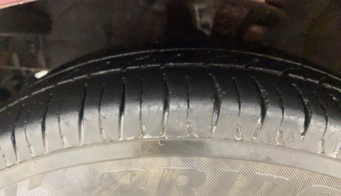 2014 Hyundai i10 MAGNA 1.1, Petrol, Manual, 56,777 km, Left Front Tyre Tread