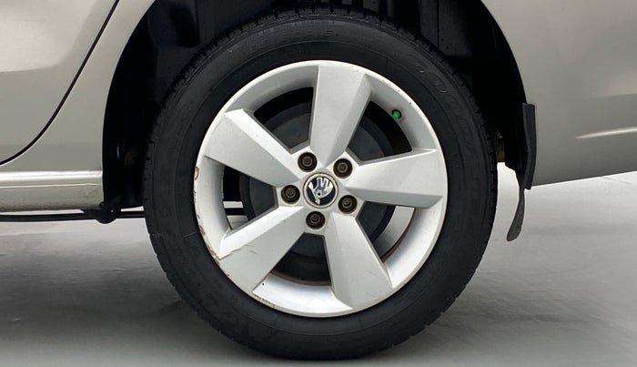 2016 Skoda Rapid 1.6 MPI MT STYLE PLUS, Petrol, Manual, 46,030 km, Left Rear Wheel