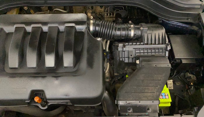 2022 Mahindra XUV700 MX P MT 5 STR, Petrol, Manual, 50,722 km, Engine View - Left