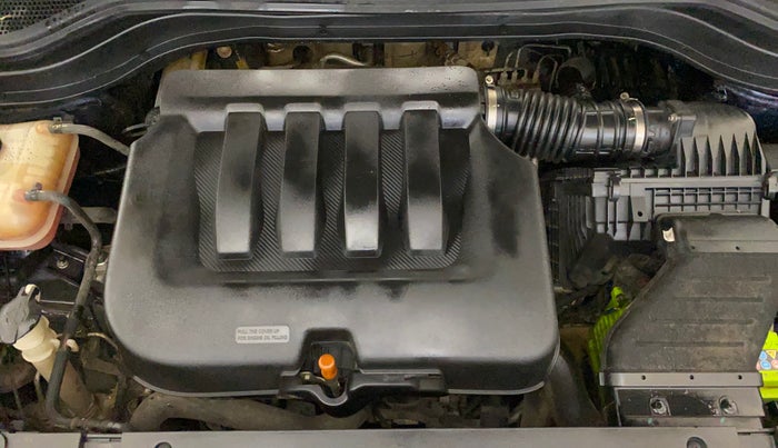 2022 Mahindra XUV700 MX P MT 5 STR, Petrol, Manual, 50,722 km, Engine View