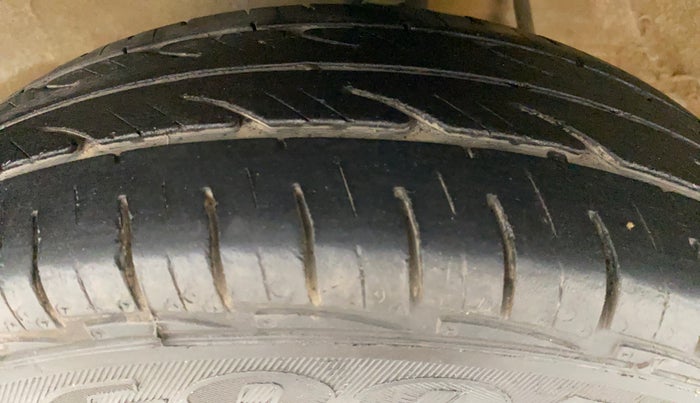2013 Maruti Alto 800 LXI, Petrol, Manual, 61,994 km, Left Front Tyre Tread