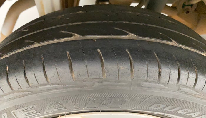 2013 Maruti Alto 800 LXI, Petrol, Manual, 61,994 km, Right Rear Tyre Tread