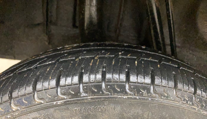 2016 Renault Kwid RXT 0.8, Petrol, Manual, 50,265 km, Right Rear Tyre Tread