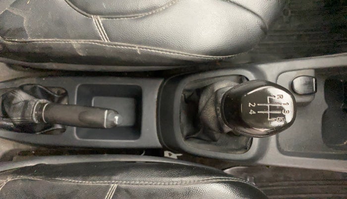 2016 Renault Kwid RXT 0.8, Petrol, Manual, 50,265 km, Gear Lever