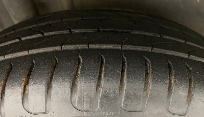 2017 Maruti IGNIS ZETA 1.2 AMT, Petrol, Automatic, 74,979 km, Right Rear Tyre Tread