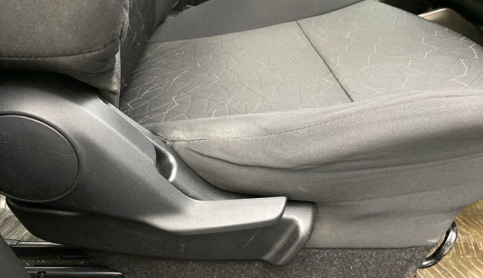 2017 Maruti IGNIS ZETA 1.2 AMT, Petrol, Automatic, 74,979 km, Driver Side Adjustment Panel
