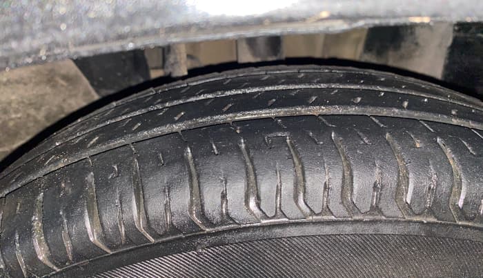 2019 Renault TRIBER RXZ, Petrol, Manual, 59,189 km, Right Front Tyre Tread