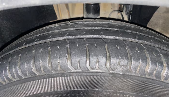 2019 Renault TRIBER RXZ, Petrol, Manual, 59,189 km, Left Front Tyre Tread