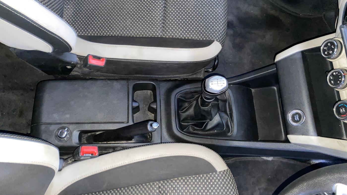 2019 Renault TRIBER RXZ, Petrol, Manual, 59,189 km, Gear Lever