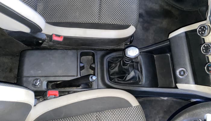 2019 Renault TRIBER RXZ, Petrol, Manual, 59,189 km, Gear Lever