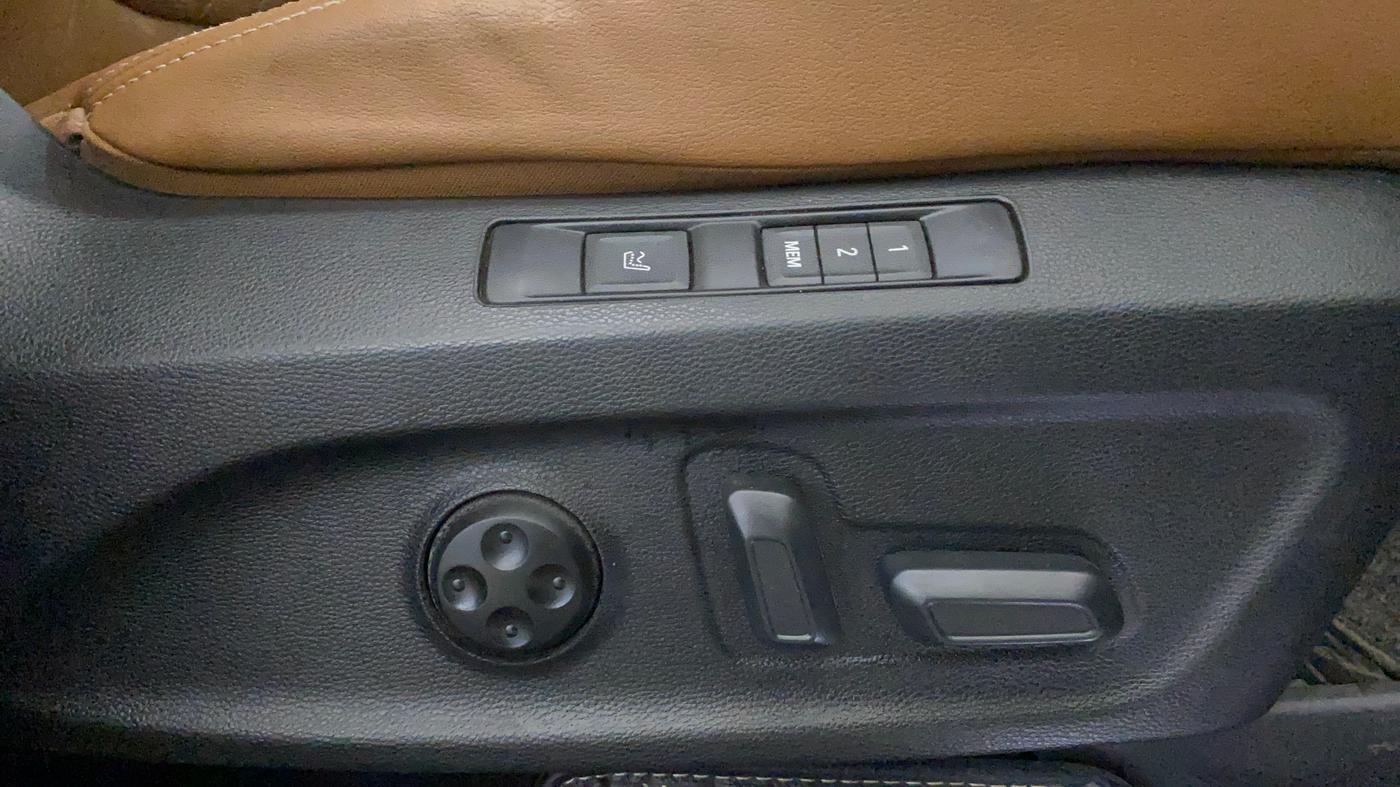 2023 MG GLOSTER SAVVY 2.0 TURBO 7 STR 2WD, Diesel, Automatic, 36,504 km, Driver Side Adjustment Panel