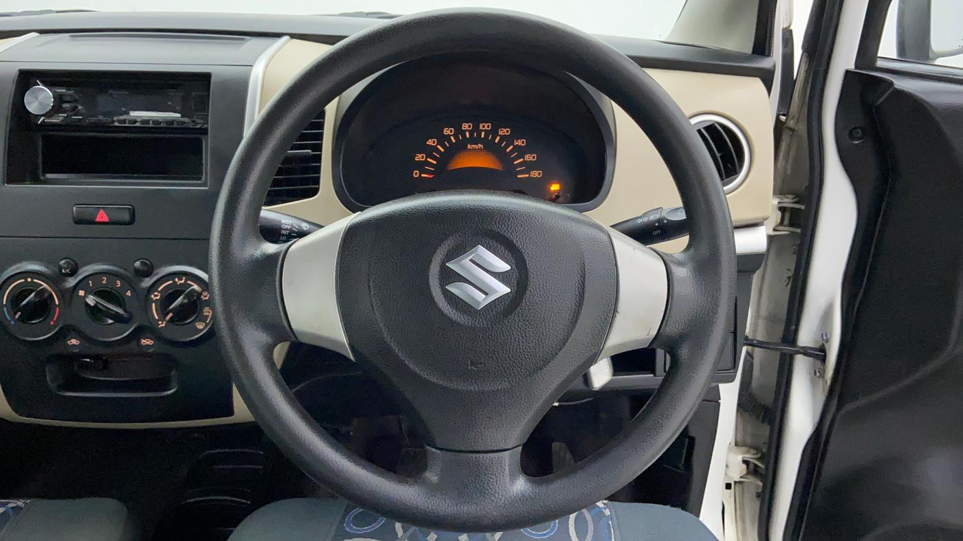 2017 Maruti Wagon R 1.0 LXI CNG, CNG, Manual, 44,723 km, Steering Wheel Close Up