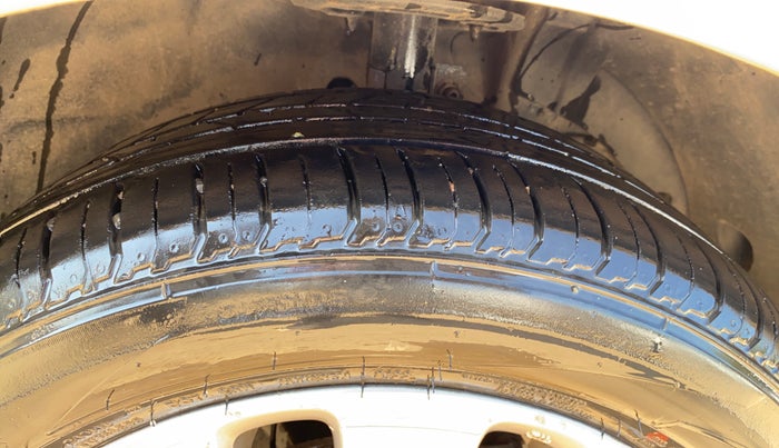 2016 Maruti Baleno ALPHA PETROL 1.2, Petrol, Manual, 1,15,161 km, Right Front Tyre Tread