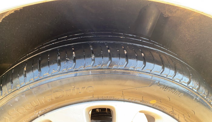 2016 Maruti Baleno ALPHA PETROL 1.2, Petrol, Manual, 1,15,161 km, Left Rear Tyre Tread