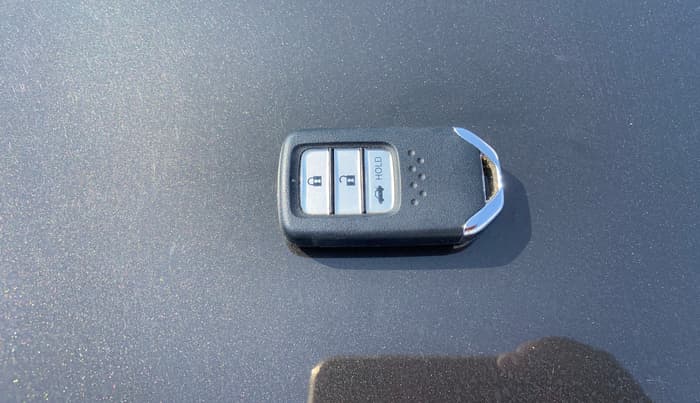 2022 Honda Amaze 1.2L I-VTEC VX, Petrol, Manual, 40,778 km, Key Close Up