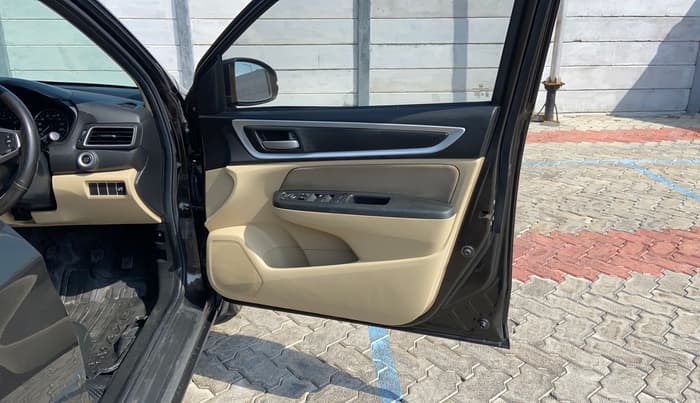 2022 Honda Amaze 1.2L I-VTEC VX, Petrol, Manual, 40,778 km, Driver Side Door Panels Control