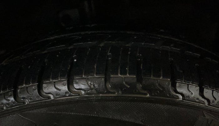 2019 Maruti Celerio VXI (O) CNG, CNG, Manual, 85,328 km, Right Front Tyre Tread