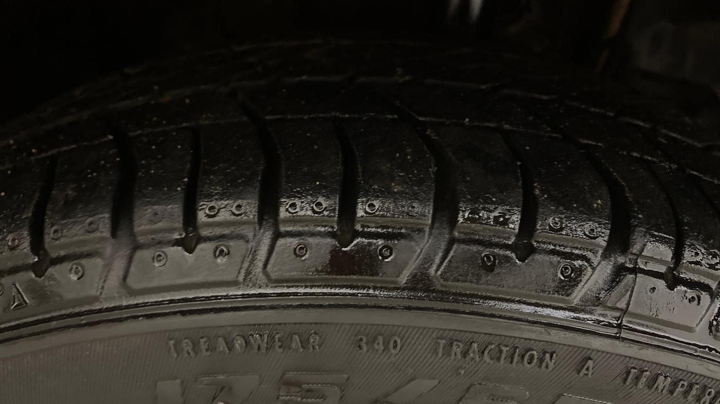 2018 Tata Tiago XZ PLUS DIESEL, Diesel, Manual, 1,05,113 km, Right Front Tyre Tread