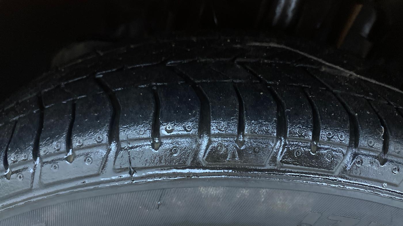 2018 Tata Tiago XZ PLUS DIESEL, Diesel, Manual, 1,05,113 km, Left Front Tyre Tread