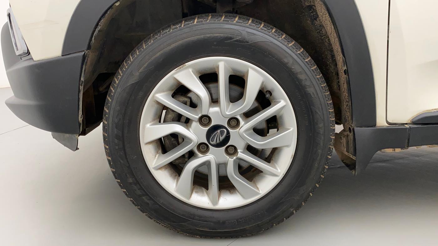 2016 Mahindra Kuv100 K8 6 STR, Petrol, Manual, 24,964 km, Left Front Wheel