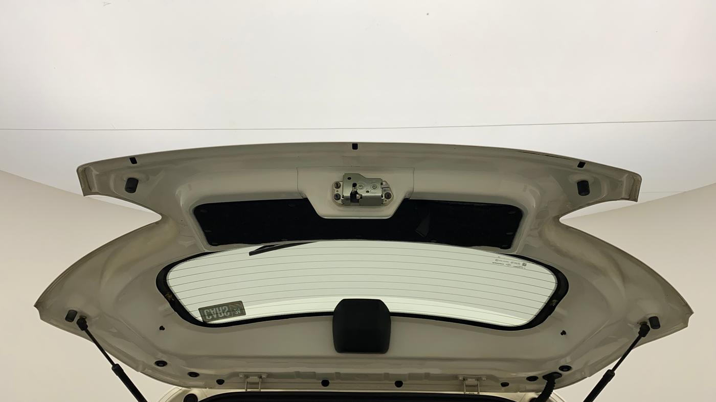 2016 Mahindra Kuv100 K8 6 STR, Petrol, Manual, 24,964 km, Boot Door Open