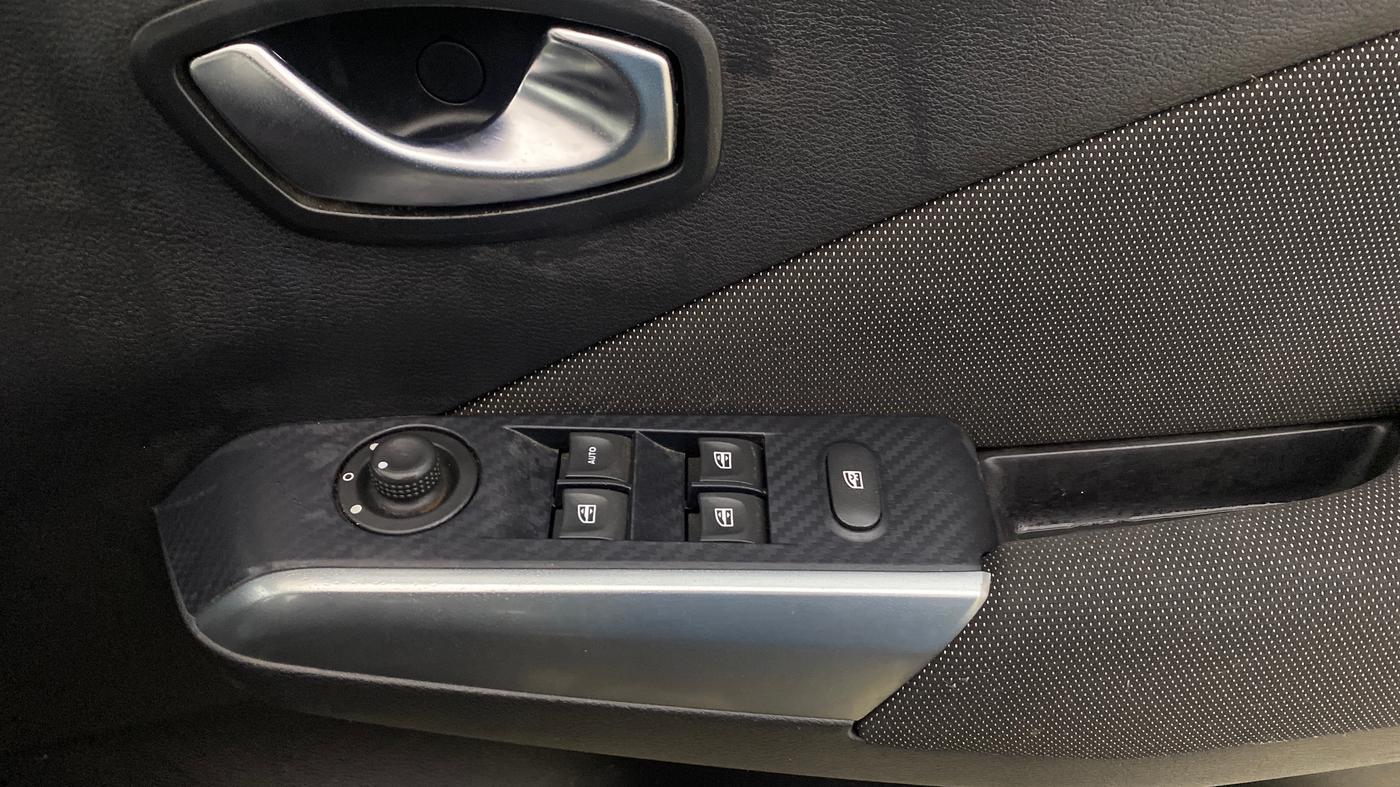 2021 Nissan Kicks XV 1.5, Petrol, Manual, 31,153 km, Driver Side Door Panels Control