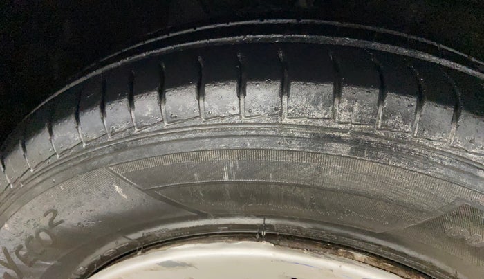 2019 Hyundai NEW SANTRO ERA EXECUTIVE, Petrol, Manual, 33,047 km, Right Front Tyre Tread