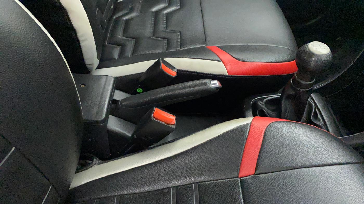 2016 Maruti Swift ZXI, Petrol, Manual, 68,264 km, Gear Lever