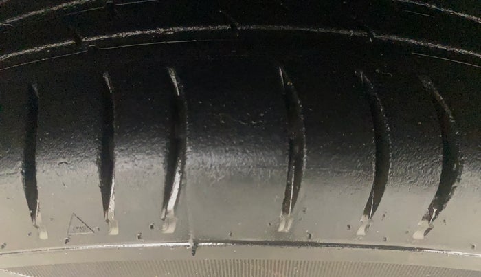 2018 Datsun Redi Go T(O) 1.0 AMT, Petrol, Automatic, 61,404 km, Left Front Tyre Tread