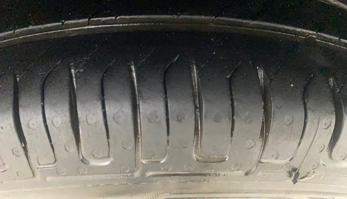 2018 Datsun Redi Go T(O) 1.0 AMT, Petrol, Automatic, 61,404 km, Left Rear Tyre Tread