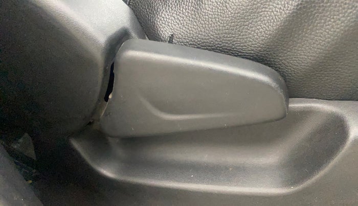 2018 Datsun Redi Go T(O) 1.0 AMT, Petrol, Automatic, 61,404 km, Driver Side Adjustment Panel