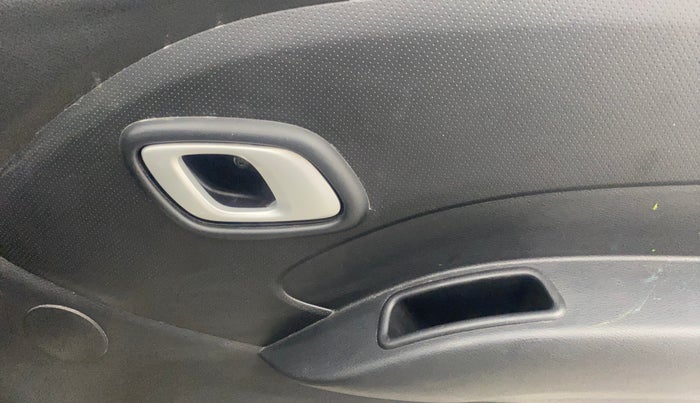 2018 Datsun Redi Go T(O) 1.0 AMT, Petrol, Automatic, 61,404 km, Driver Side Door Panels Control