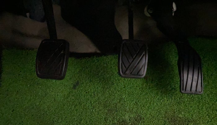 2013 Maruti Swift Dzire VXI, Petrol, Manual, 30,674 km, Pedals