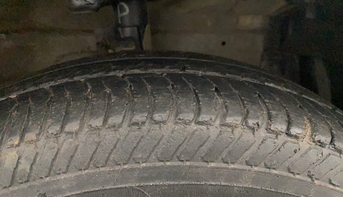 2013 Maruti Swift Dzire VXI, Petrol, Manual, 30,674 km, Right Front Tyre Tread