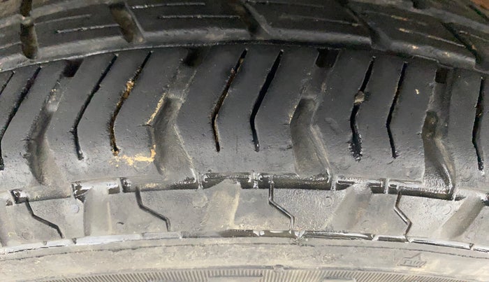 2018 Maruti Alto 800 LXI, Petrol, Manual, 34,485 km, Left Front Tyre Tread