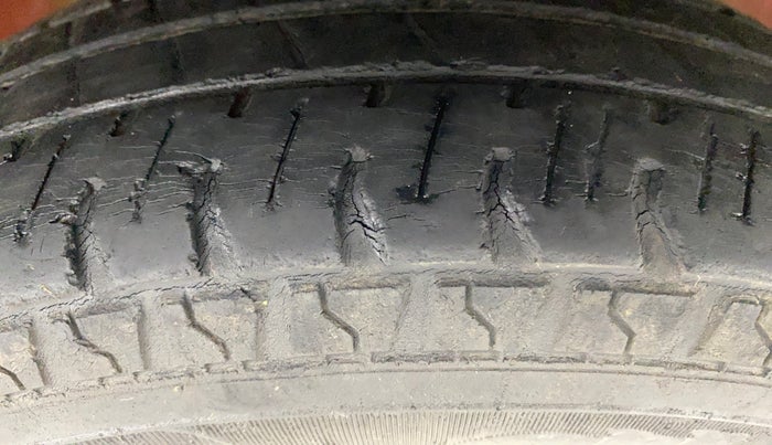 2018 Maruti Alto 800 LXI, Petrol, Manual, 34,485 km, Right Front Tyre Tread